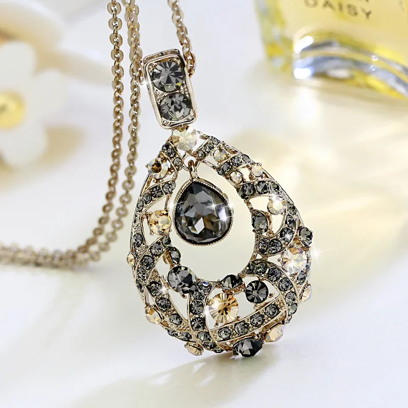 Vinatge Crystal Water Drop Sweater Long Necklaces for Women New Trendy Korean Fashion Clothes Pendant Geometric Jewelry