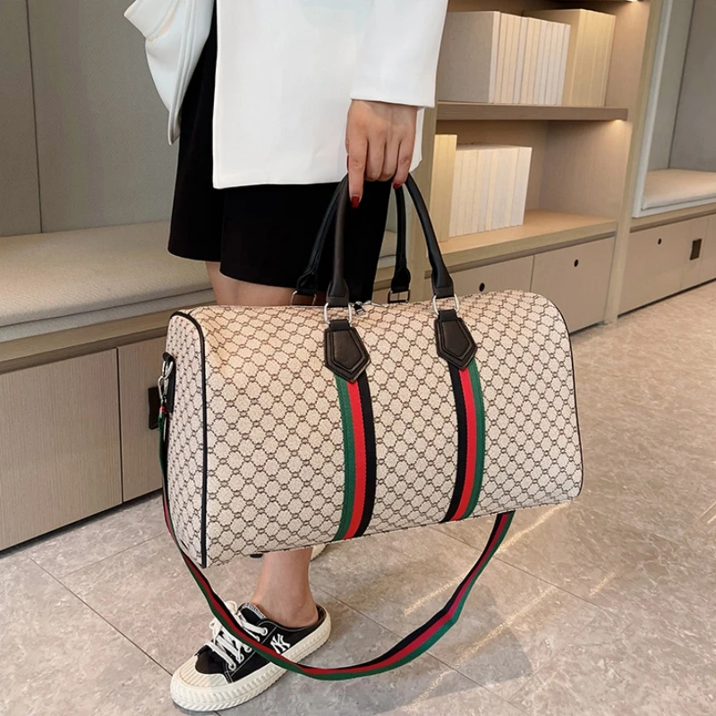 حقيبة سفر نسائية عصرية جديدة ماركة تريند للرجال حقيبة لياقة رياضية مصممة حقيبة يد فاخرة حقيبة كتف كروسبودي عالية الجودة