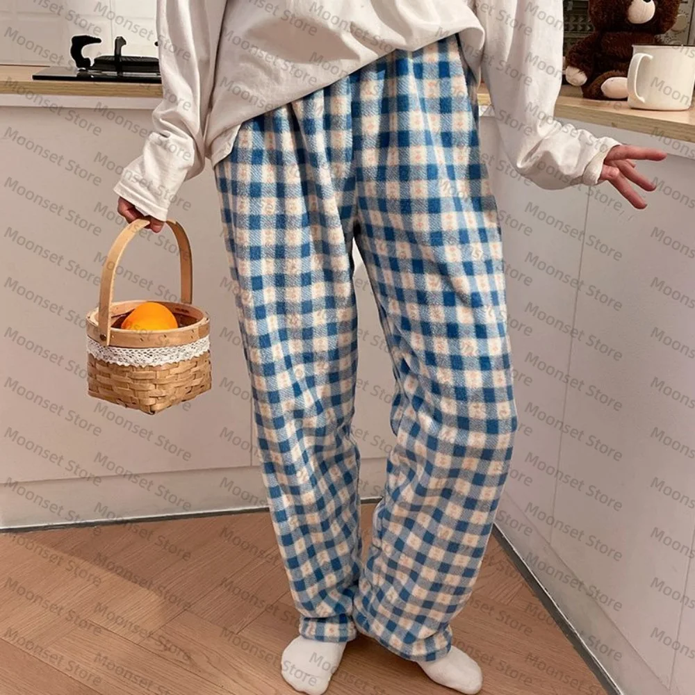 

Пижамные штаны для женщин, зима 2026, новый стиль, фланелевые простые домашние штаны со шнуровкой, удобные для отдыха. Он можно носить на улице.