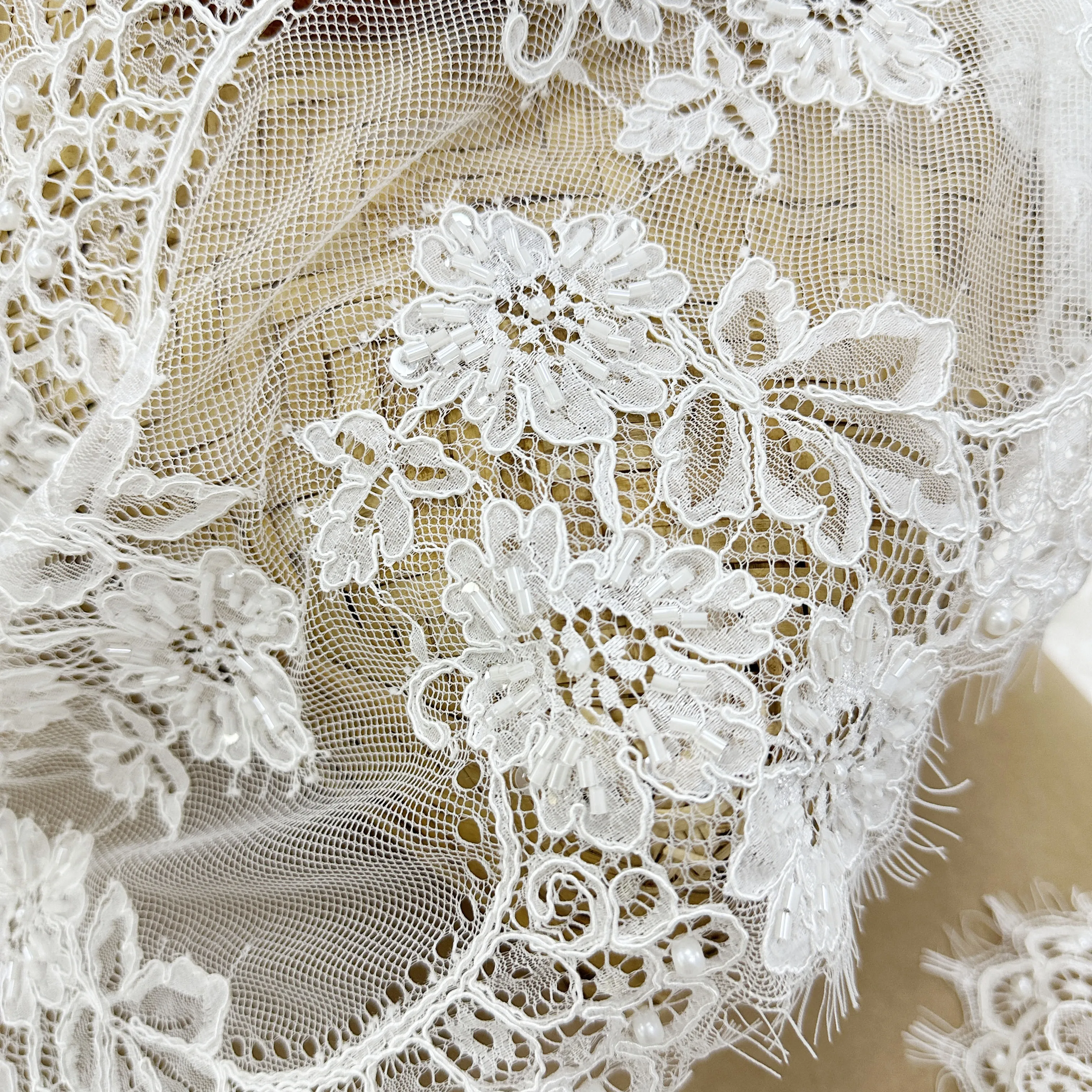 3 Meter Handgefertigte Alençon-Spitzenborte, Brautschleier-Bänder für Hochzeitsgürtel, Stirnband-Schmuck Kostüm-Design – Detail 3