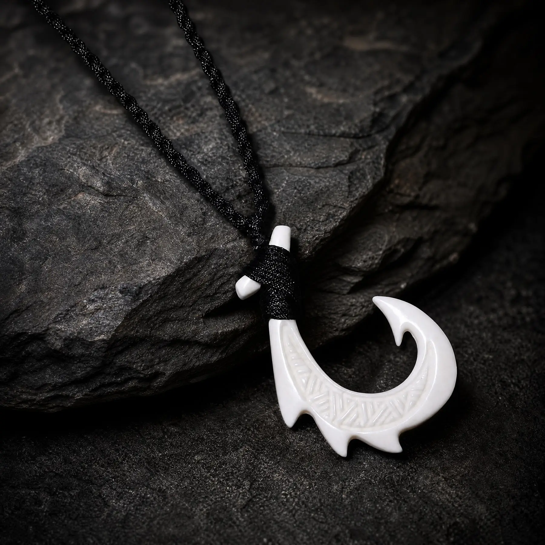 アクセサリー MAHALOHA 1PC Hawaii Surfer Jewelry Handmade Carved Yak Bone Fish Hook