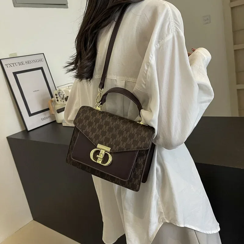 

2025 Trendy Women's Small Square Bag - High - end Lock, Sophisticated Letter Print, Versatile for Shoulder/Messenger