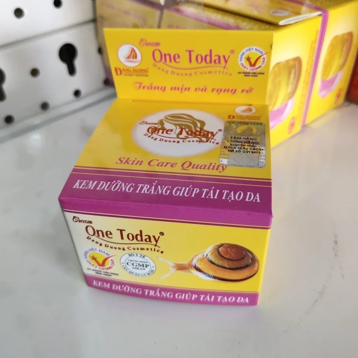 

8 гСлинг-крем, отбеливающий крем против пятен, устраняет темные пятна, осветляет кожу, подтягивает, лифет, восстанавливает сияющую процветацию