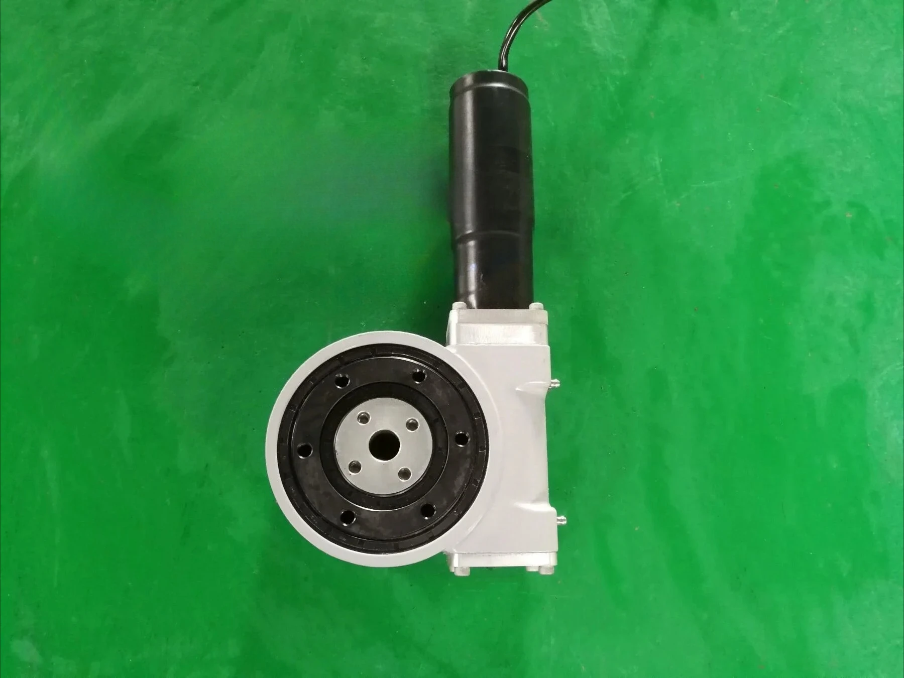 SC3-62B-RC-24H3033-REV.A  Solar Tracker Slewing Gearbox Motor Slew Drive Speed Reducers，Ratio  62:1