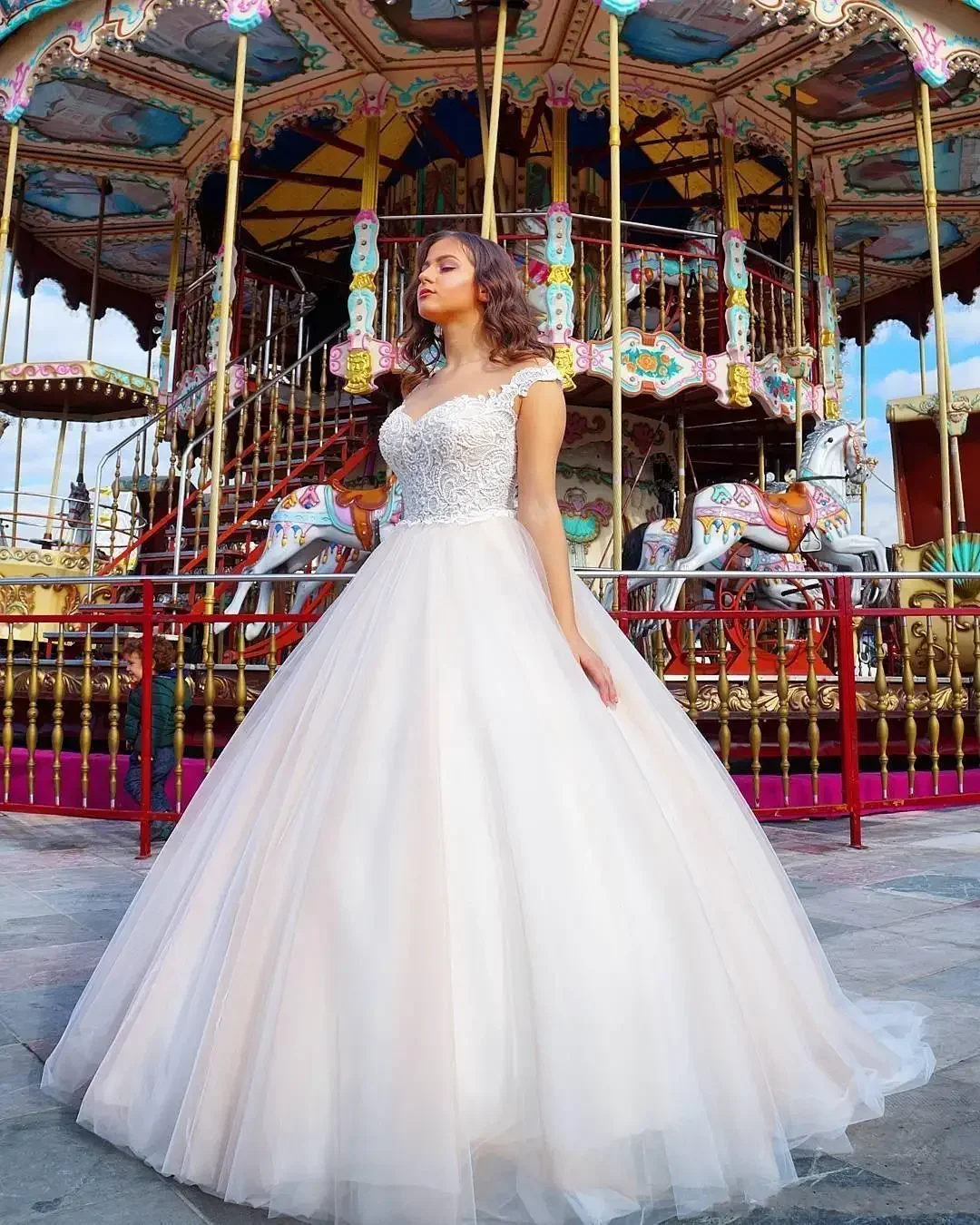 

Customized Spaghetti Strap Sweetheart Wedding Dresses Sweep Train Ballgown Cheap Lace Top Bridal Gowns