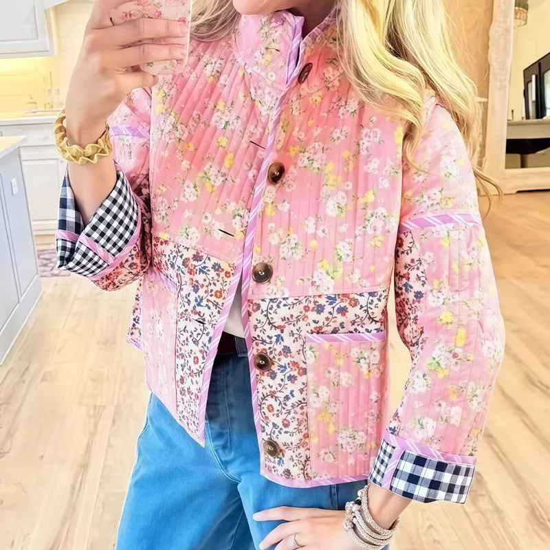 وصول شتاء جديد لعام 2025: سترة قطنية متعددة الاستخدامات منقوشة وزهور قابلة للعكس مع مطبوعات زهور على شكل ألوان مائية.