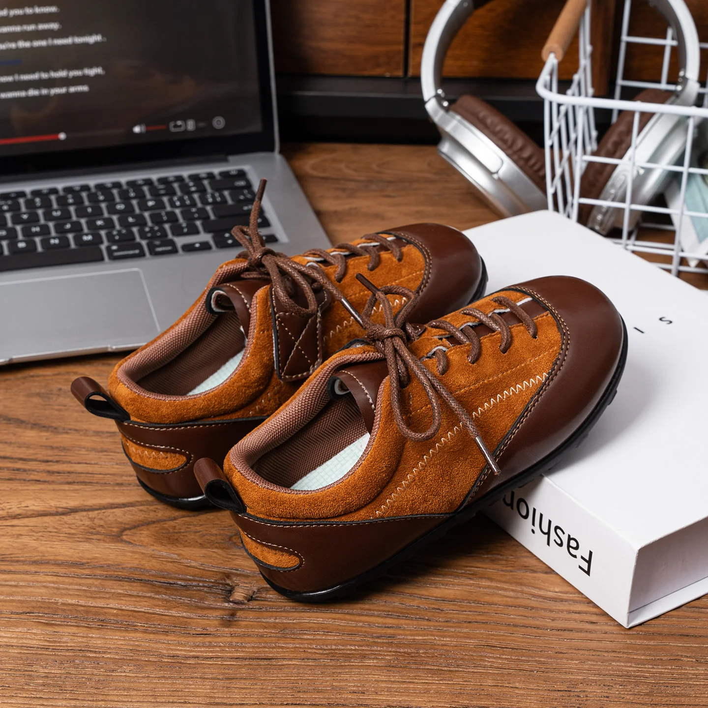 Children Retro Spliced Casual Sneakers Kids Lace‑Up Soft Flat Sole Fashion Training Shoes Boys Girls Lace‑Up Casual Trainer