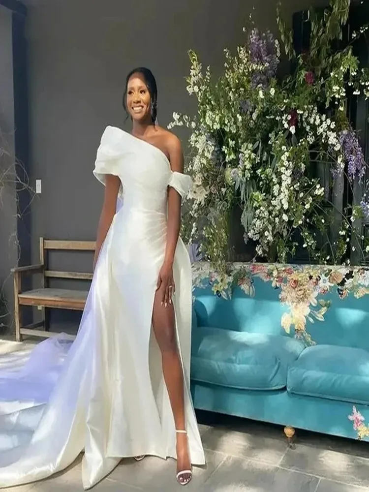 분리 가능한 기차 로브 드 Mariée 2025 아프리카 높은 분할 신부 가운과 사용자 정의 한 어깨 새틴 인어 웨딩 드레스