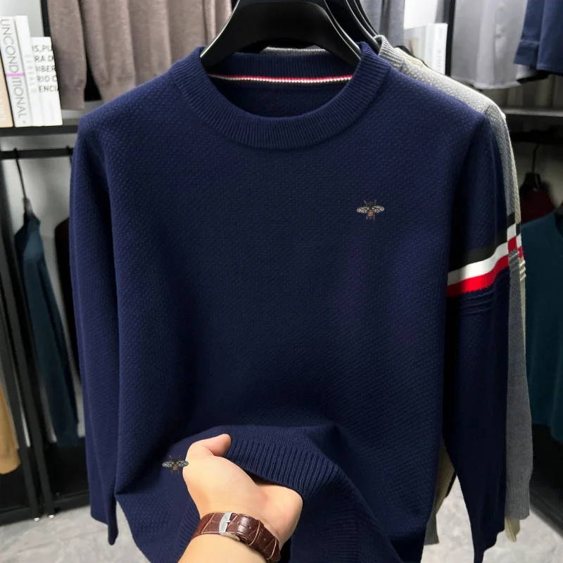Jersey de marca de lujo con cuello redondo para hombre, suéter de punto, novedad de invierno, estampado de abeja, suave, agradable a la piel, ocio, viaje, Top para hombre