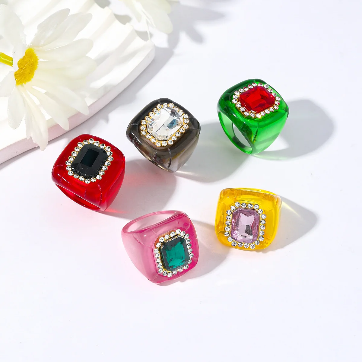 New Colorful Rhinestones Square Resin Chunky Rings for Women Fashion Elegant Geometric Acrylic Wide Finger Ring Jewelry Gift