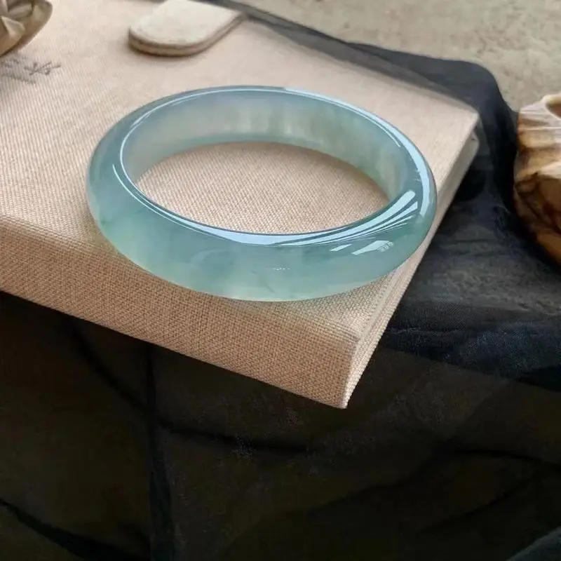 ANatural Burmese jade bracelet, ice-type blue jade bracelet, translucent and high-quality, genuine, a high-end gift
