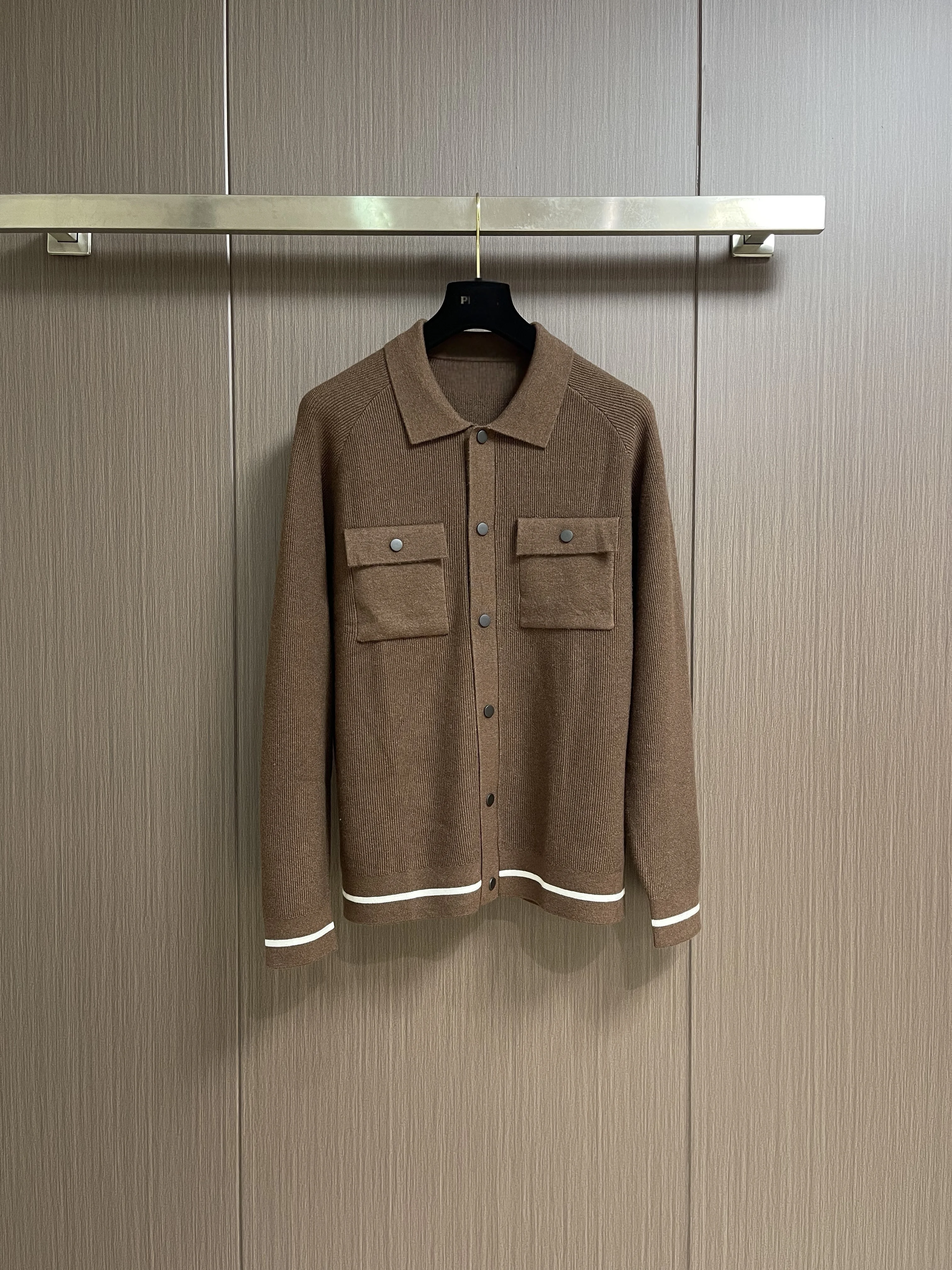 

Italian LP pure% wool lapel button casual wool sweater