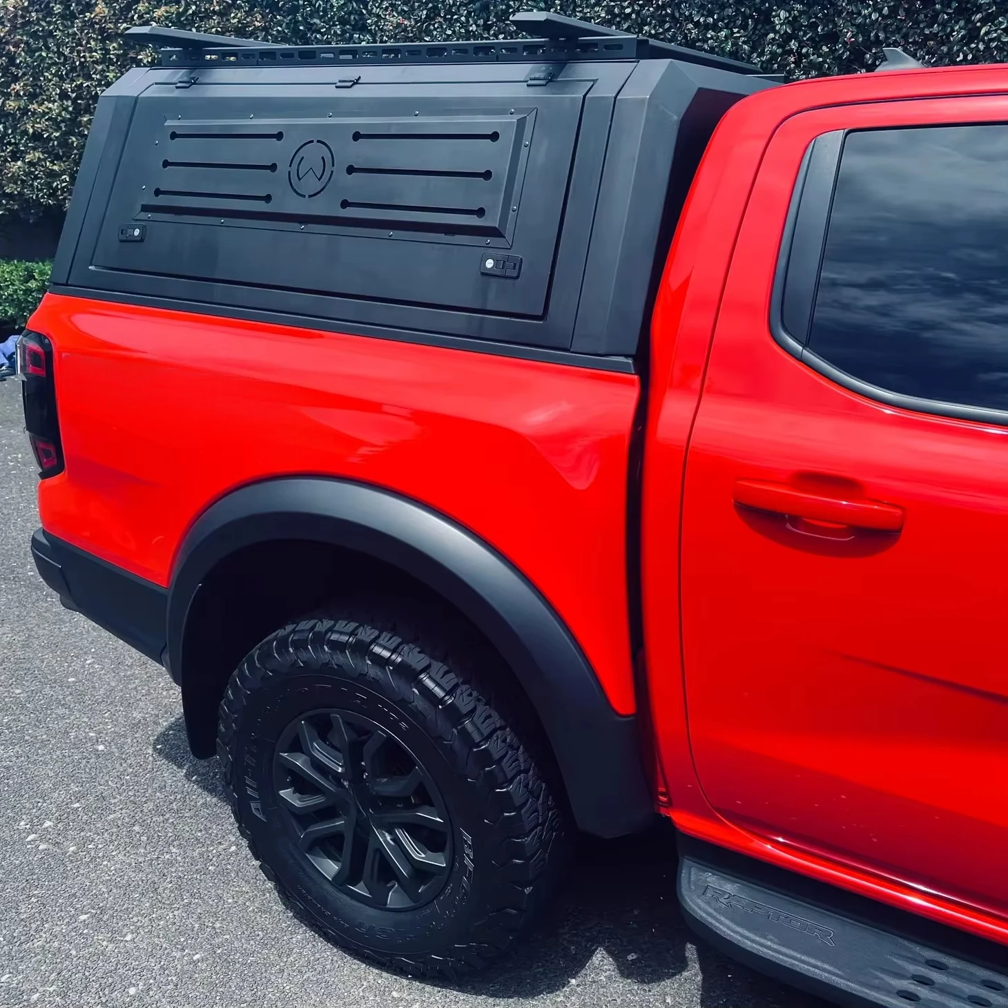 High Quality Aluminum Alloy Pickup Hardtop Truck Canopy for Ford Ranger Raptor Camper Shell No Drill Installation Snap Operation