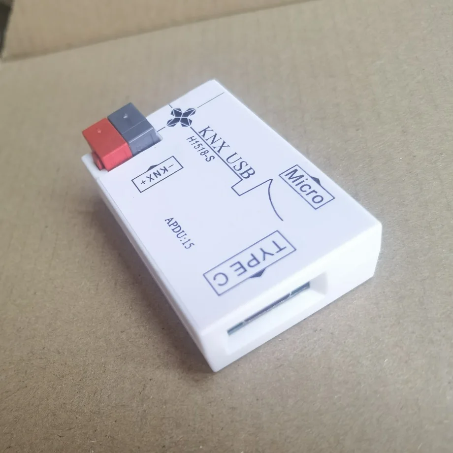 KNX USB interface KNX downloader has two types of USB ports: Type C and micro USB