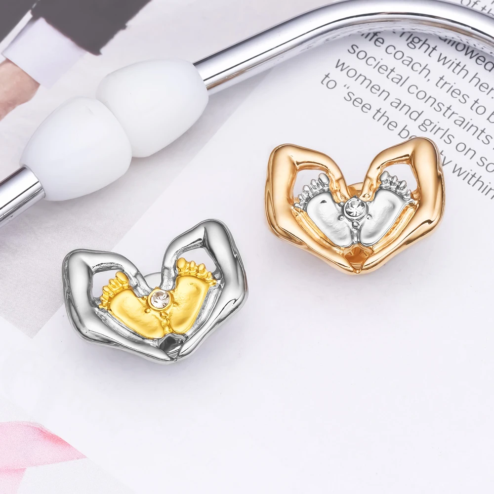 

Obstetrics Newborn Pins Brooch Heart Shape Crystal Maternal Love Jewelry Lapel Badge for Mother Obstetrician Nurse Meaning Gifts