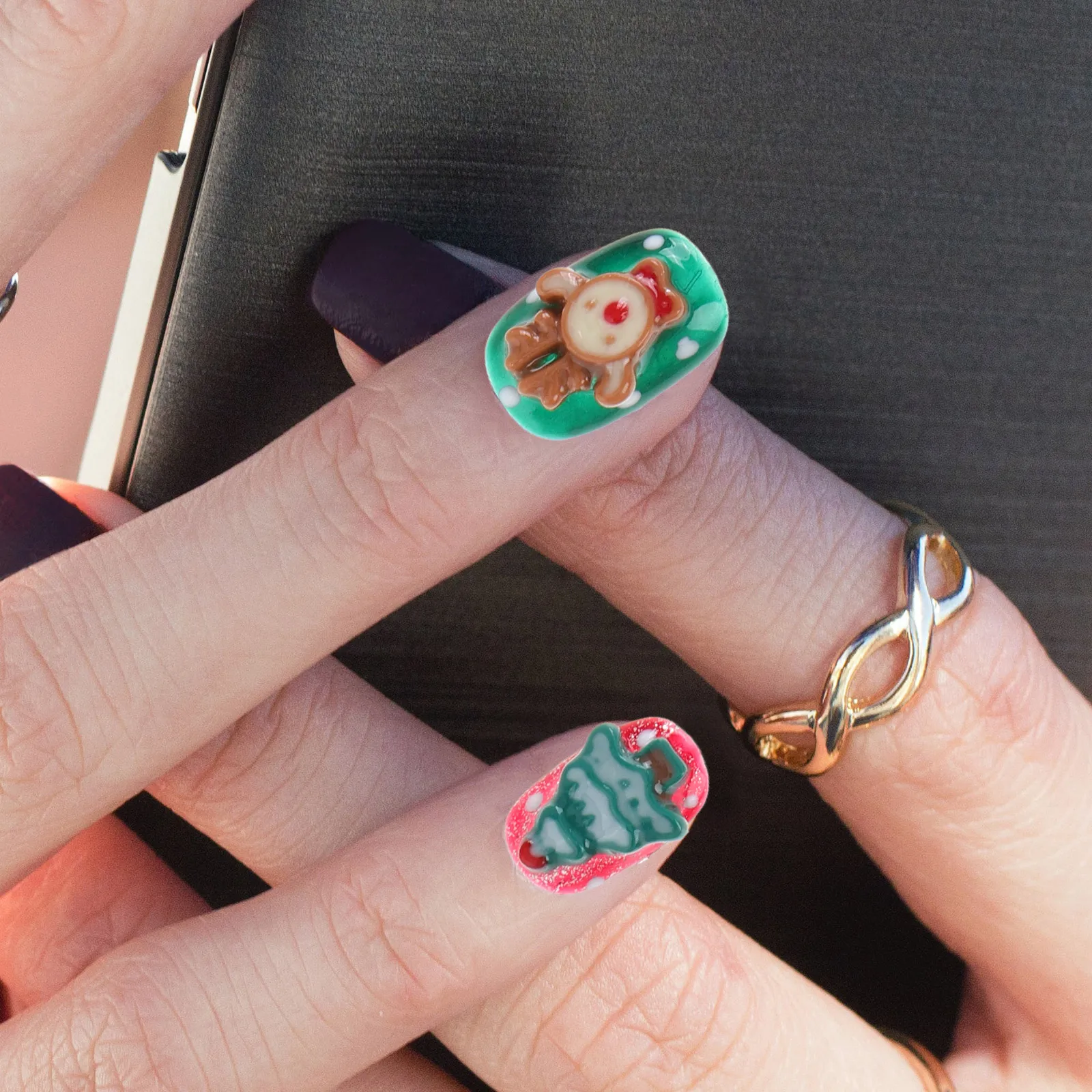 

1 Box Xmas Press On Nails Short Fake Nails Cute Stickers Women Full Cover Plastic Nail Tips Party Durable Removable