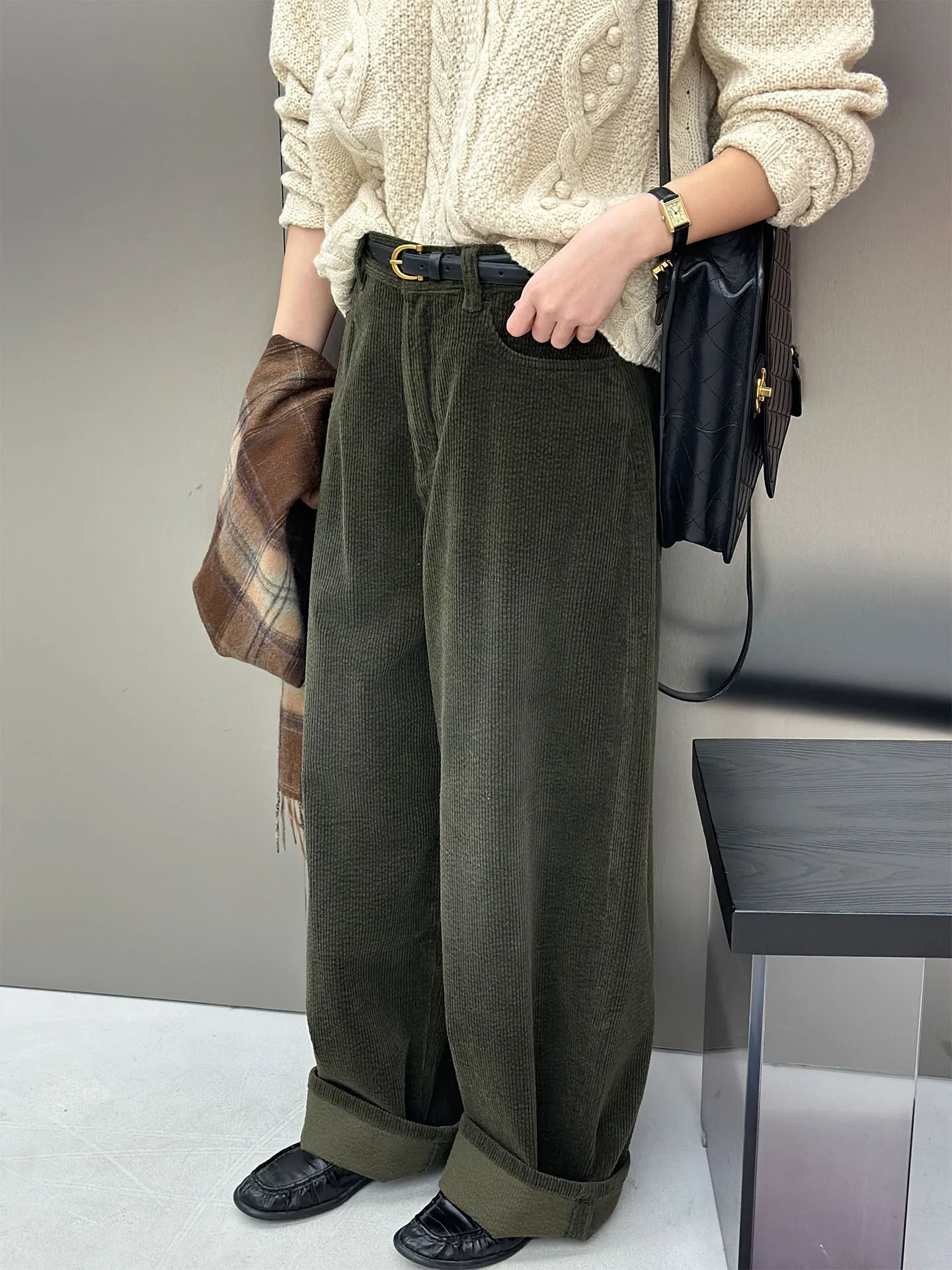 

Bodhl Lazy Loose Fit Corduroy Vintage Knife Pants Winter Versatile Clean Version Casual Pants High Waist Zipper Closure Co...