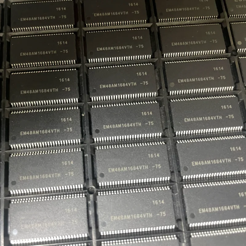 EM48AM1684VTH-75 (1piece) 256Mb 16Mx16 SDRAM 133MHz TSOP-II 54pin 3.3V Eorex New Original IC In Stock