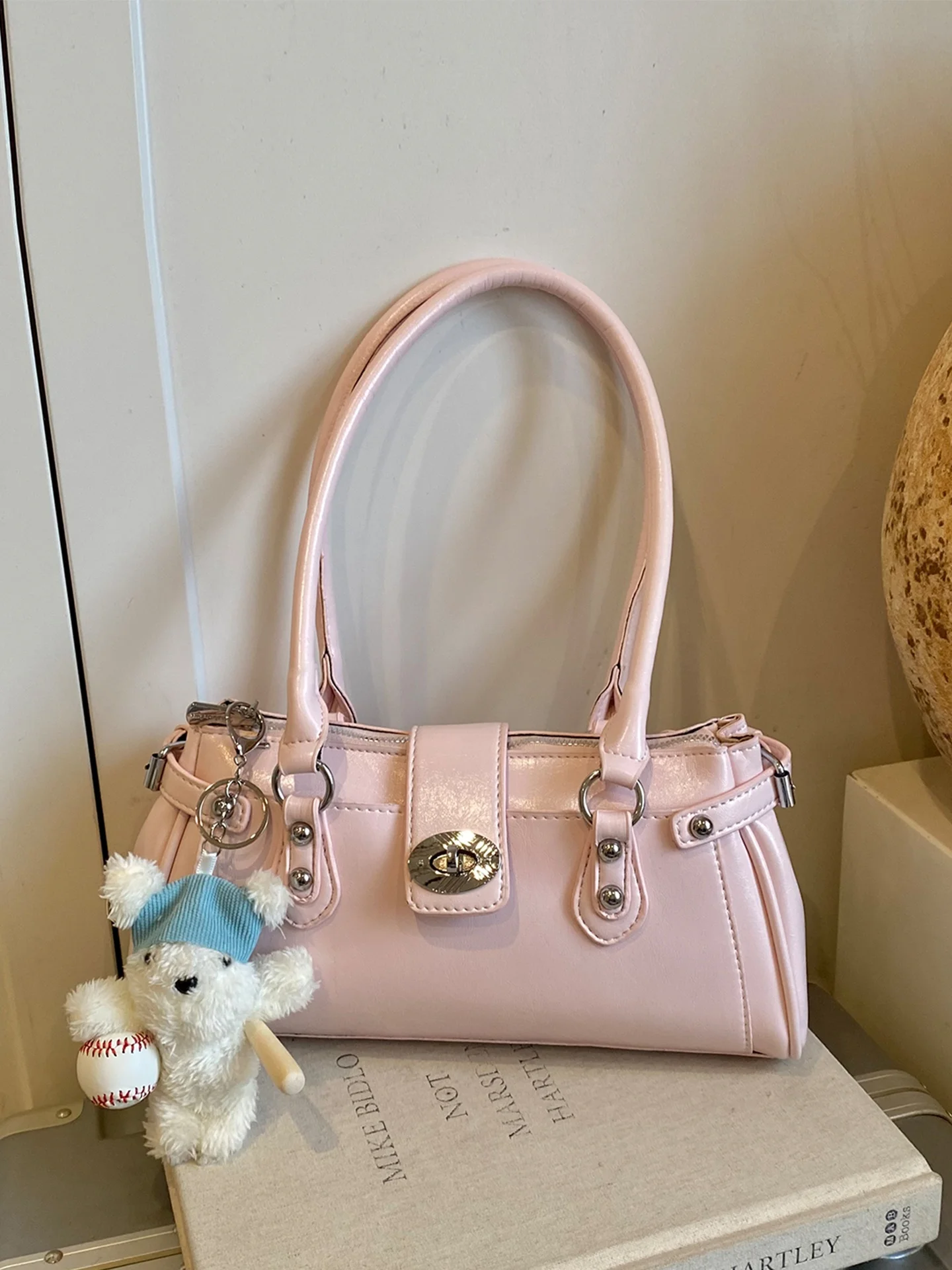 

Fashionable Versatile Women's Underarm Bag Luxury Sensation Single Shoulder Handbag Commuter Bag Spring 2026 New Style