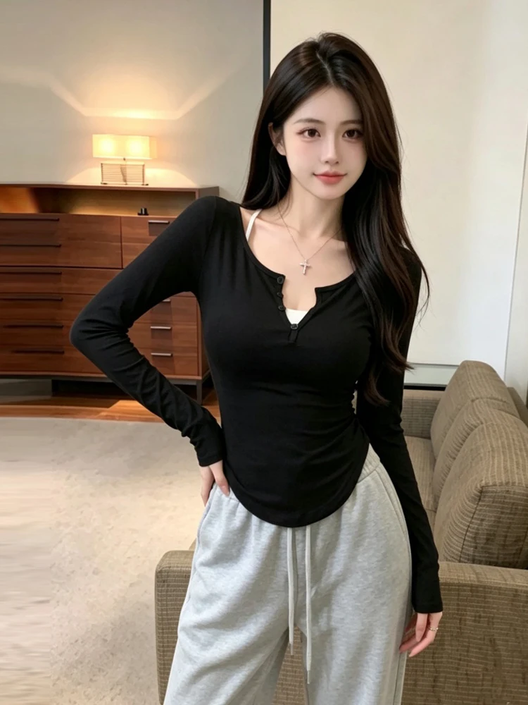 Slim Fit V-Neck Sun Protection Cover up Top Sexy Style Long Sleeve T-Shirt Autumn New Arrival Two Piece Set with Strap Camisole