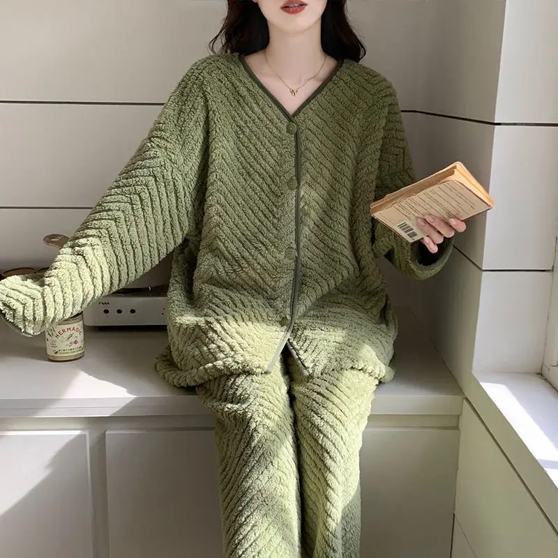 Pijamas de mujer de estilo bosque de lana coral, ropa de dormir de otoño e invierno, nuevo modelo de traje, pijama con forro polar, ropa de casa de franela gruesa