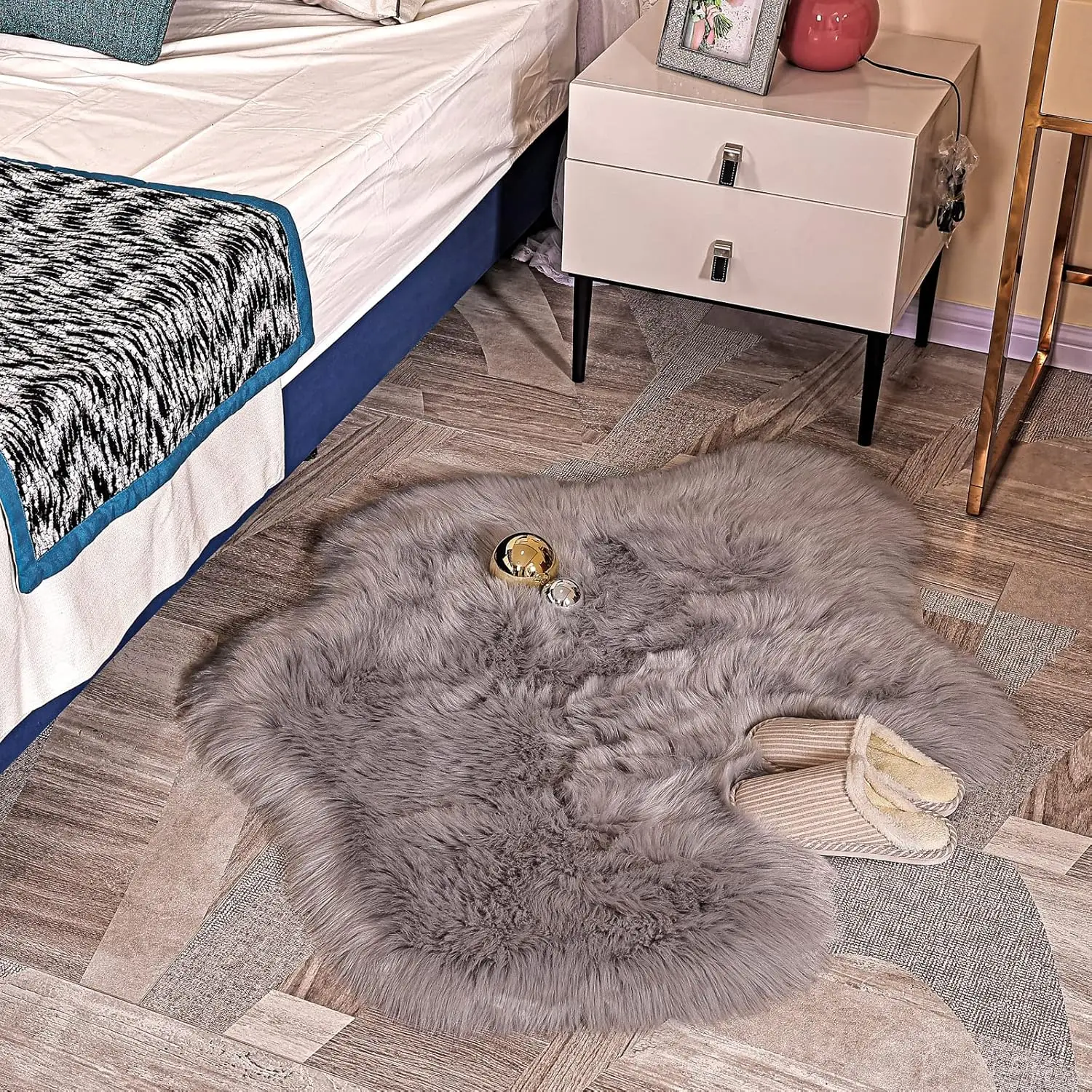 Soft Faux Sheepskin Fur Rug Fluffy Fur Chair Cover Seat Pad Non-Slip Area Rug For Bedroom Living Room Floor Kids Room (Gray,