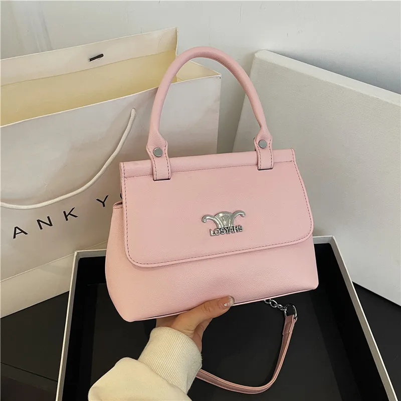 حقيبة يد بسيطة لعام 2025 - حقيبة كروس ثلاثية الطي مستوحاة من سيلين مع حزام آمن ومقبض قابل للتحويل