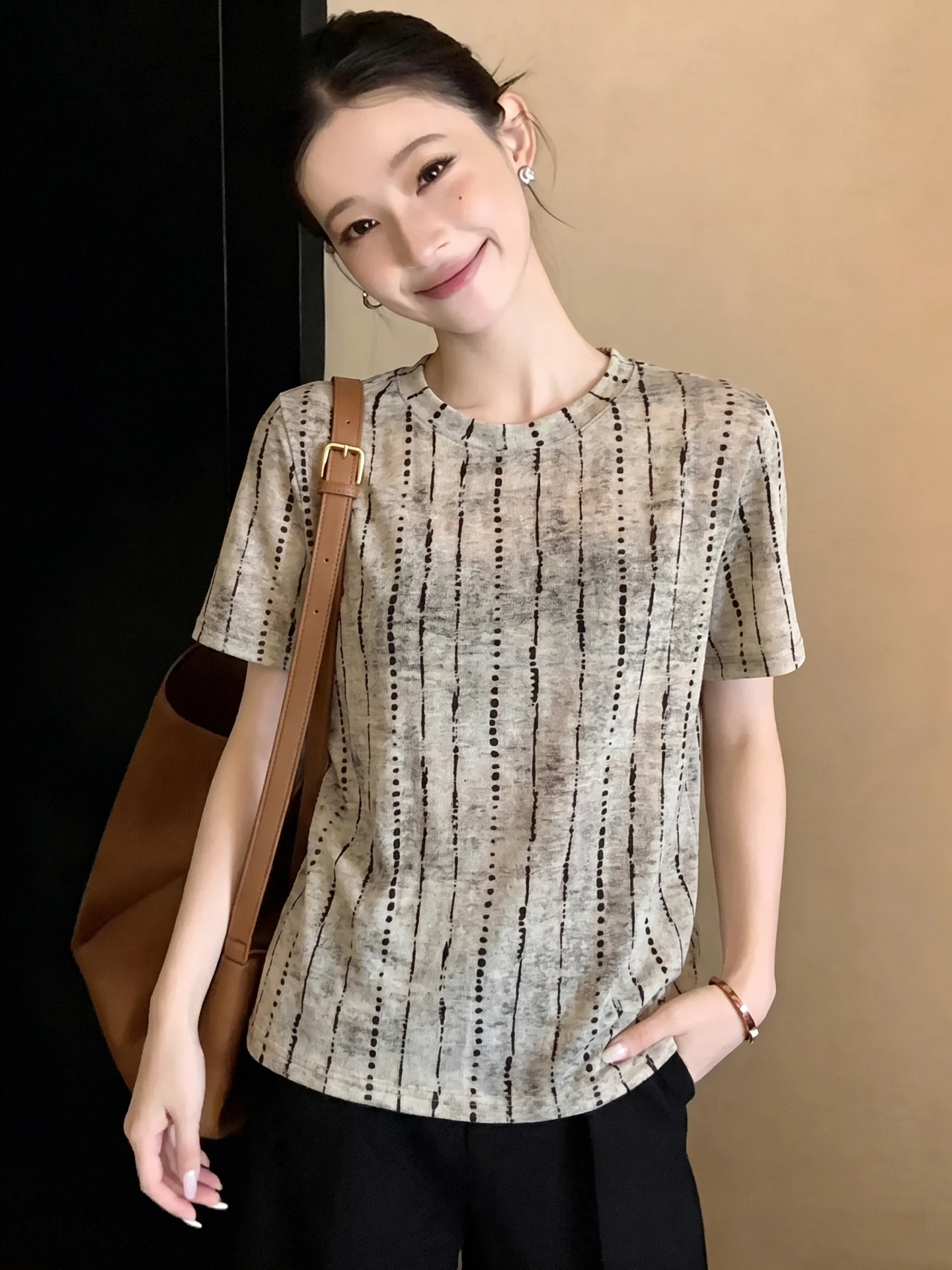 

Retro round Neck Loose Shoulder Short Sleeve Summer Casual Style Base Shirt Commute Trendy Top Women's plus Size T-shirt