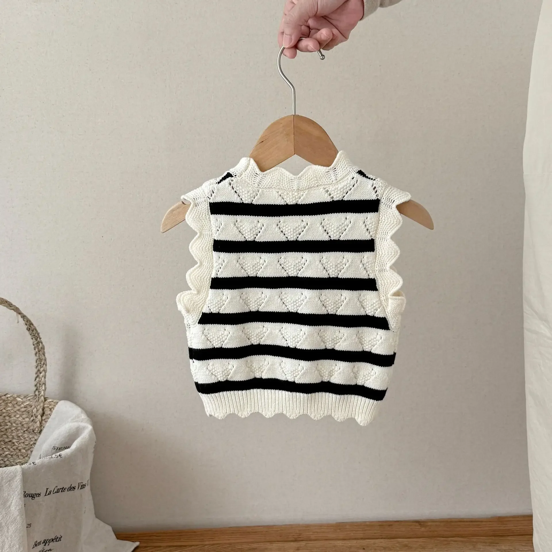 2026 Baby Girls Striped Heart Knit Vest 0-4Y Sleeveless Pullover Scalloped Trim Soft Kids Layering Autumn Spring Fashion Clothes
