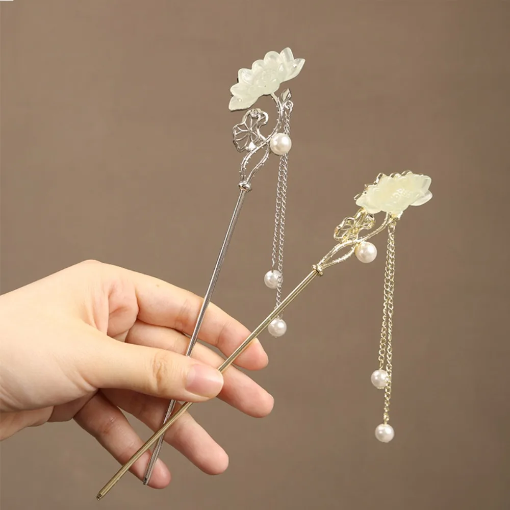 

1pc Chinese Style Lotus Step Dangling Hairpin Elegant Hanfu Hair Accessory for Women Hair Stick Perfect with Horse Face Skirt