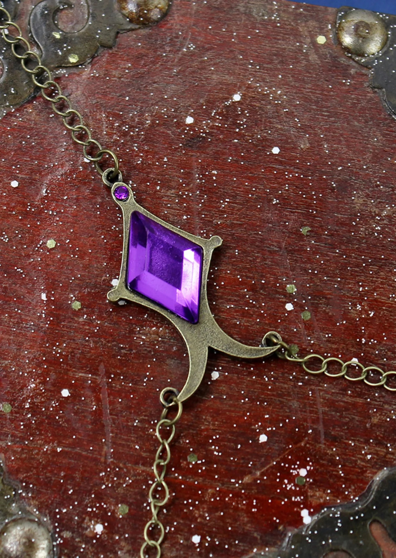 

Anime Character Magica Akemi Homura Cosplay Bracelet Diamond Shaped Purple Gemstone Hand Chain Stage Props Jewelry Gifts Ring