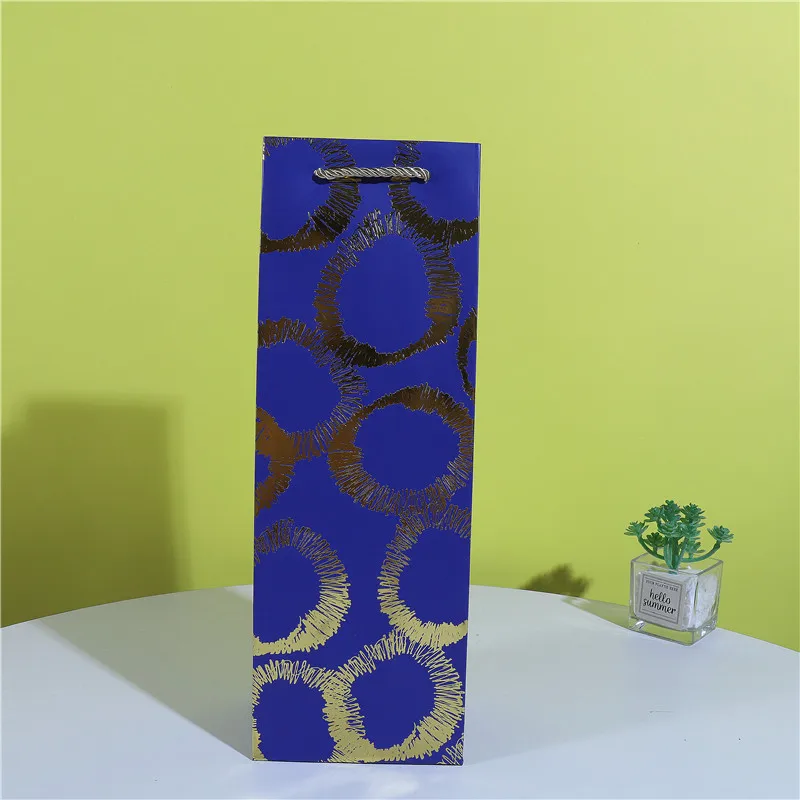

Gold Stamping White Cardboard Gift Packaging Bag for Red Wine and Champagne, High-end Beverage Bags Gift Box Packing