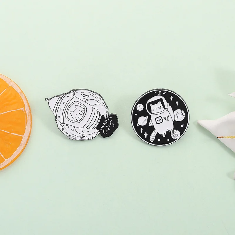 Creative Space Cat Brooch Astronaut Cat Rocket Cat Styling Badge Clothing Bag Accessories Pin Fashion Personalized Jewelry Gifts