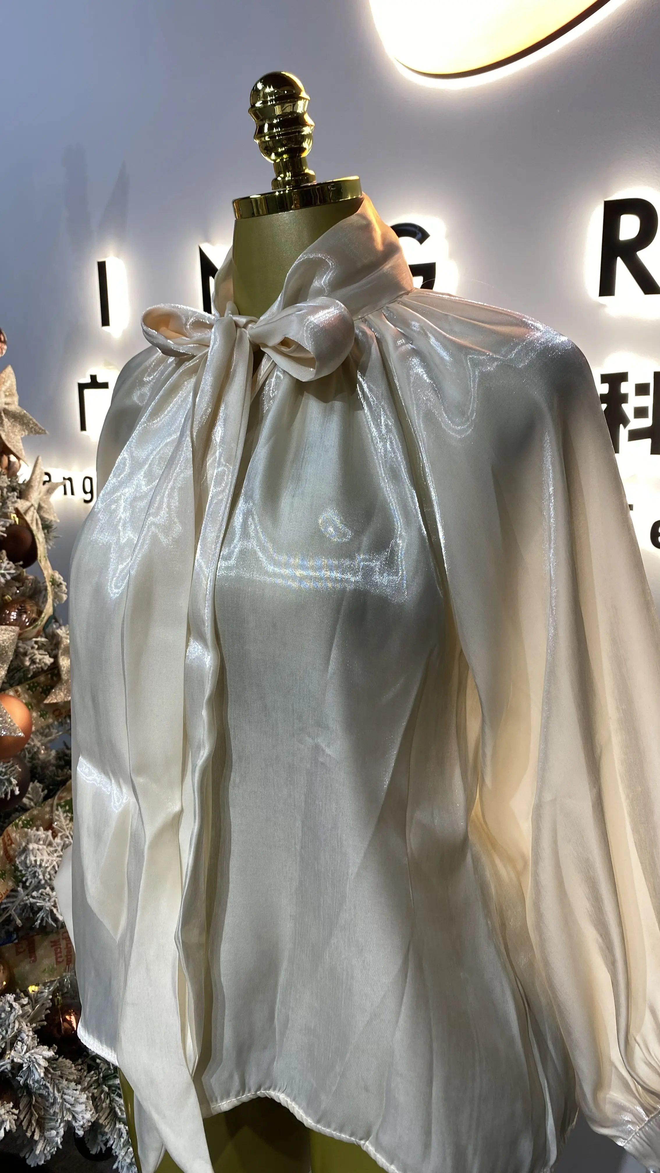 秋の女性用長袖シャツ、無地カジュアルシャツ、女性用エレガントな服。-GZXX441