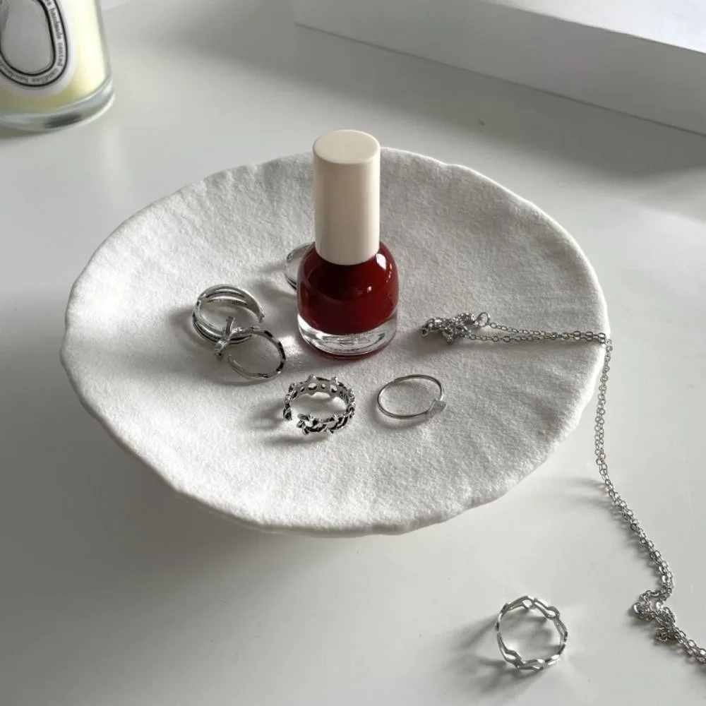 

Ceramic Jewelry Storage Tray Irregular Artistic Three Legged Tray Portable Multi-Function Desktop Storage Plate Food