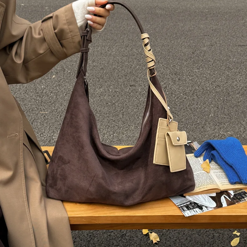 حقيبة واسعة تحت الإبط لعام 2025، محفظة كتف كاجوال للنساء، حقيبة ركاب بسيطة، حقيبة متعددة الاستخدامات من النهار إلى الليل بحمالة مزخرفة #1