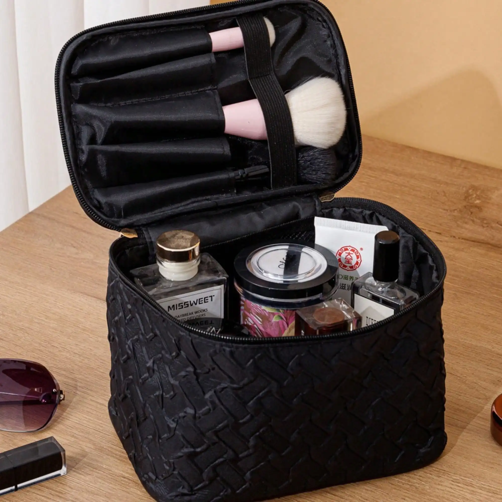 1PC black-and-white advanced large-capacity cosmetic bag portable travel multi-functional cosmetic storage bag