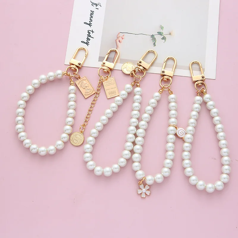 Pearl lanyard Keychain Women's Handheld Mobile Phone Lanyard Wrist Strap Bracelet Short Lossproof Lanyard Key Chain Accessories