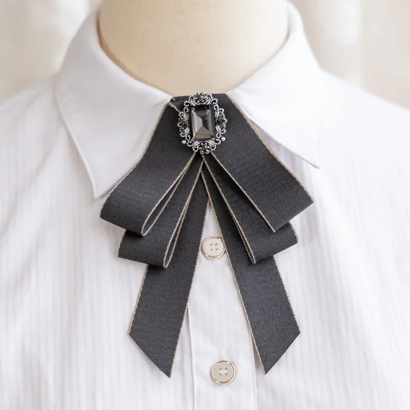 New Fabric Bow Tie Crystal Cloth Art Bowknot Brooch College Style Shirt Collar Pins Fashion Jewelry Gifts for Women Accessories