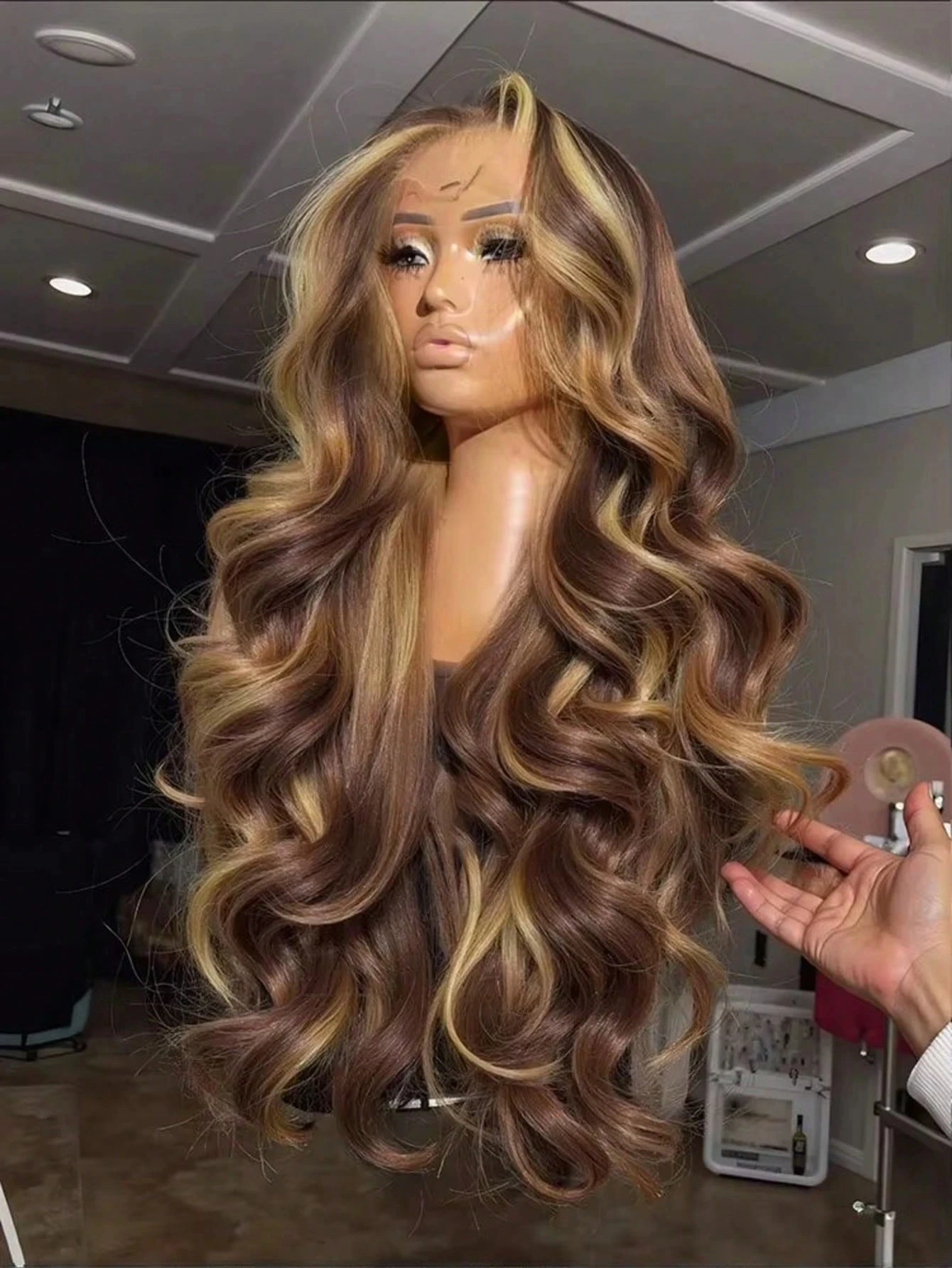 34 Inch Body Wave Honey Blonde Ombre Lace Front Wig Human Hair Wear And Go 13x4 HD Lace 4/27 Highlight 200 Density Glueless