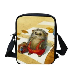 Kadın küçük askılı çanta Kawaii karikatür kirpi desen baskı omuzdan askili çanta çocuk eğlence seyahat ayarlanabilir Crossbody çanta