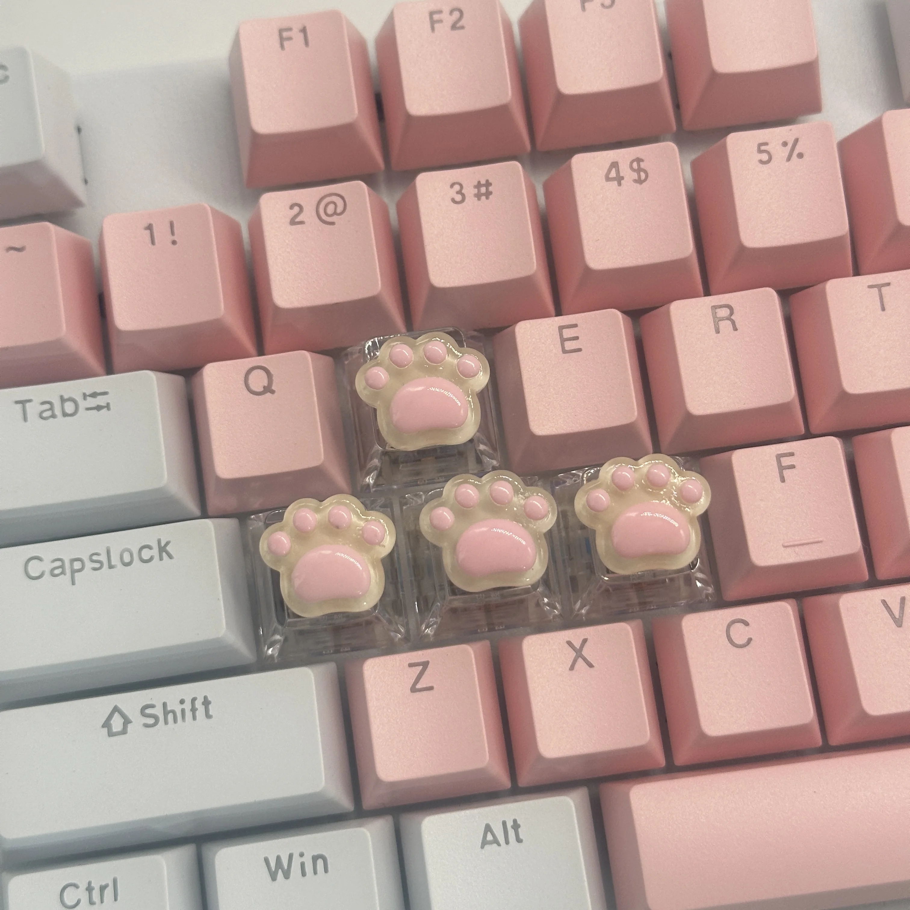 4 buah keycap kaki kucing semi transparan putih, cocok untuk keyboard mekanis sumbu silang universal permainan keycap kustom merah muda