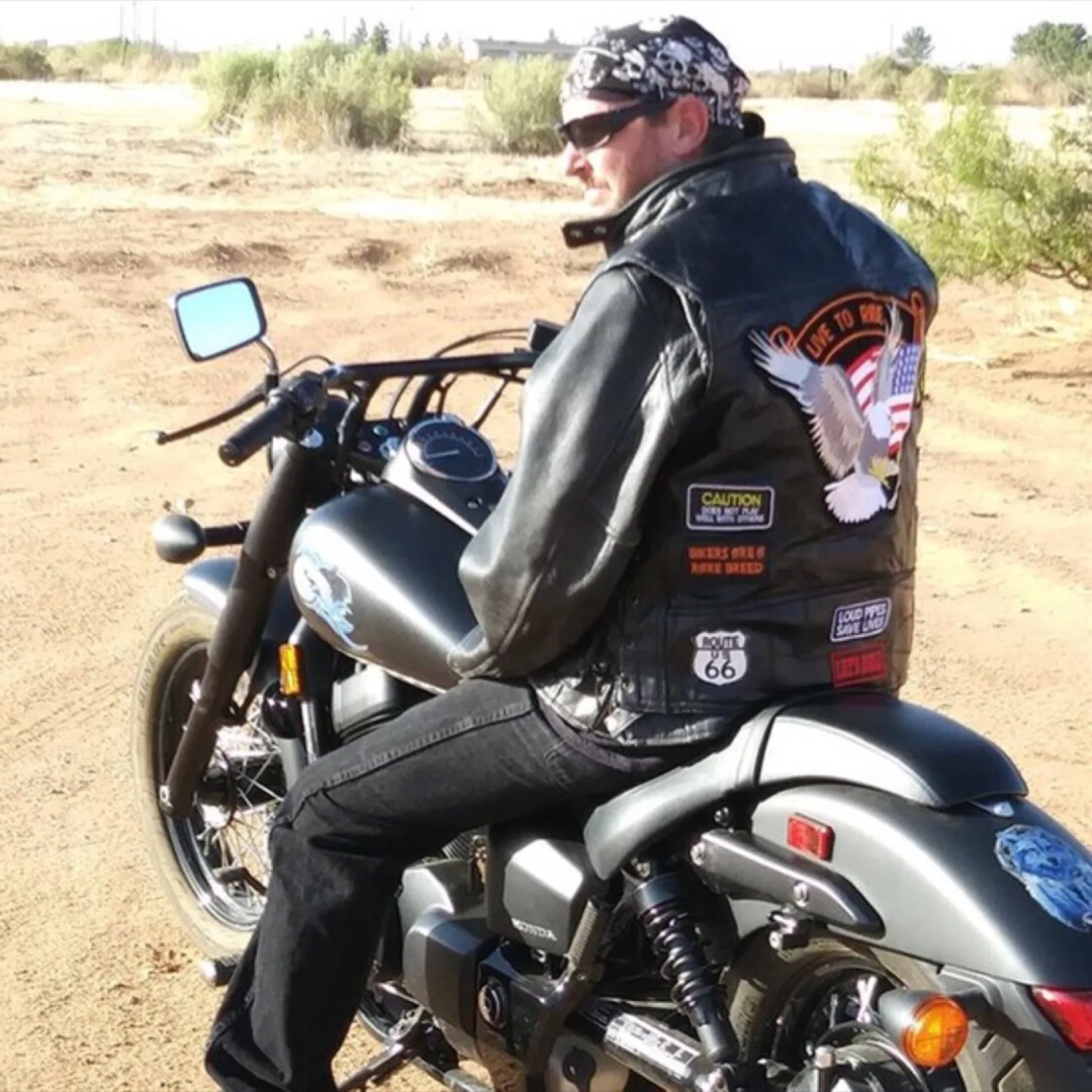 

Men's Classic Leather Jacket Locomotive Vest Leather Vest 100% Sheepskin Vest Riding Vest, Embroidered Badge