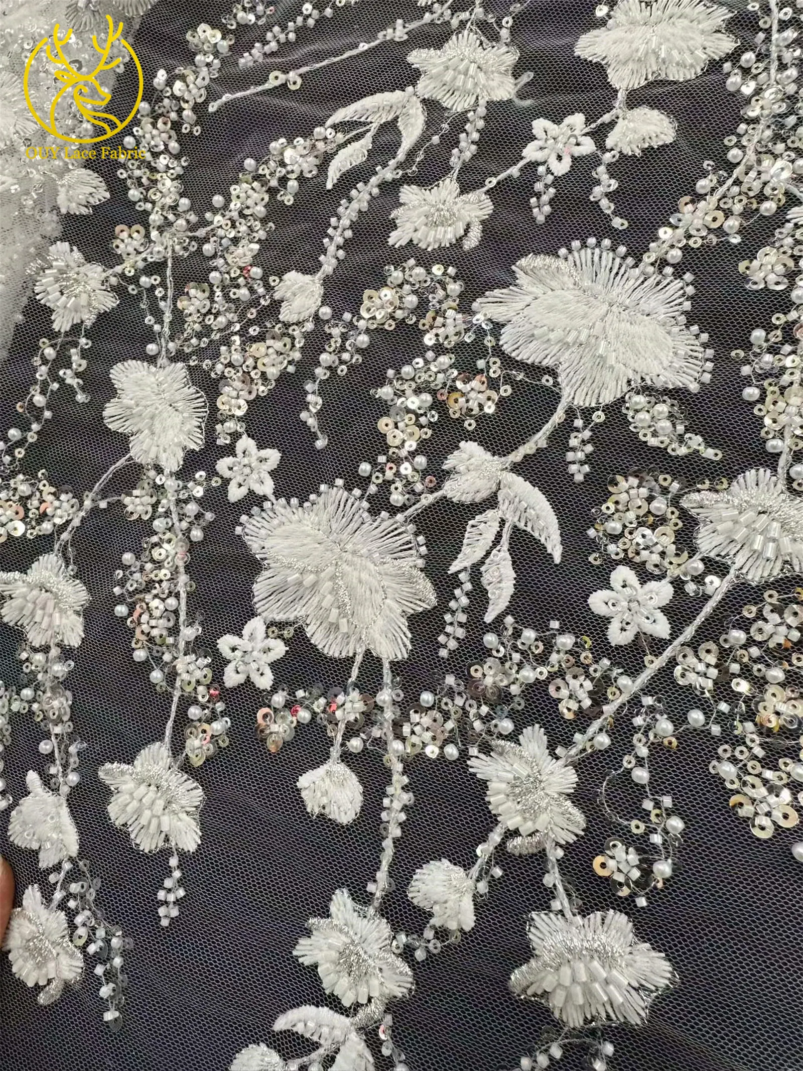 Weißer nigerianischer 3D-Blumen-Stickerei-Mesh-Spitzenstoff, 5 Yards, afrikanischer Spitzenstoff mit Perlen und Pailletten für Hochzeitskleider und Partykleider zum Nähen – Detail 7