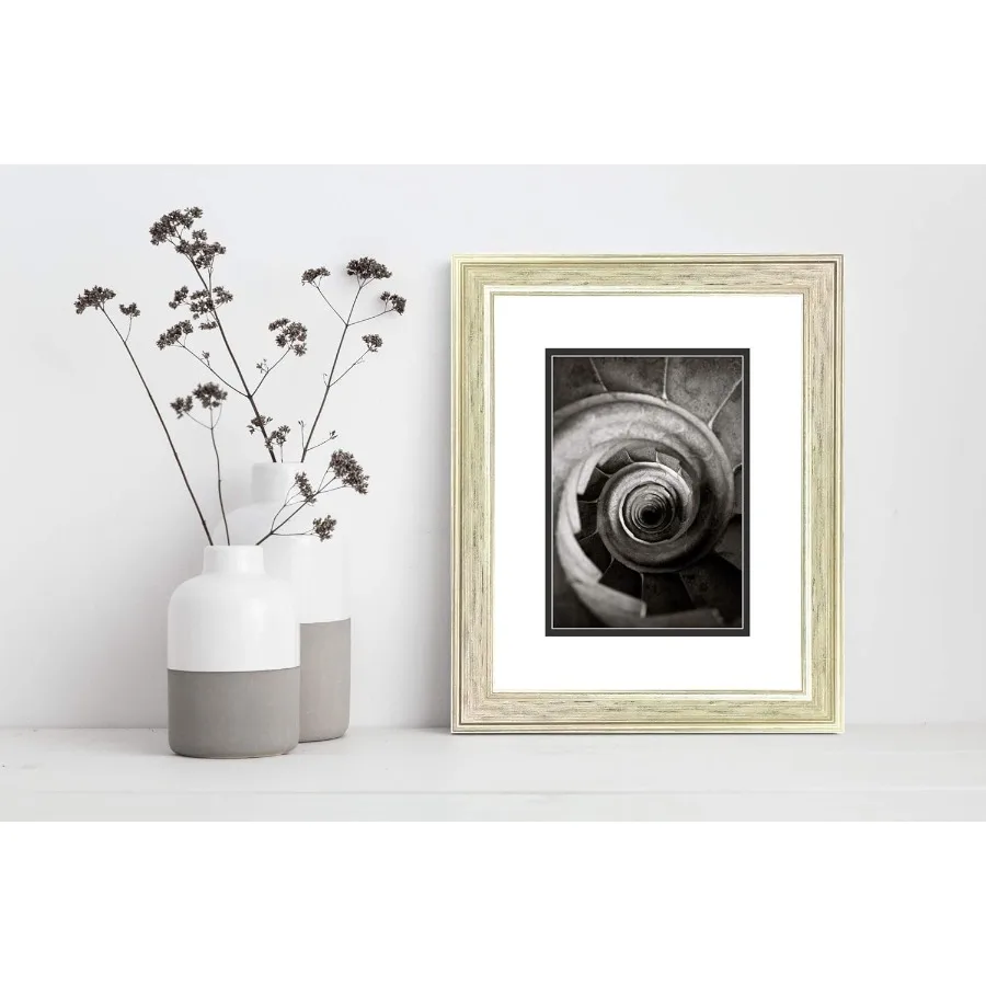 إطار صورة أنيق من الخشب الحقيقي مقاس 8 × 10 بلمسة نهائية فضية مع عرض 1 1/2 يتميز بزجاج الحفاظ للتصوير المحسن