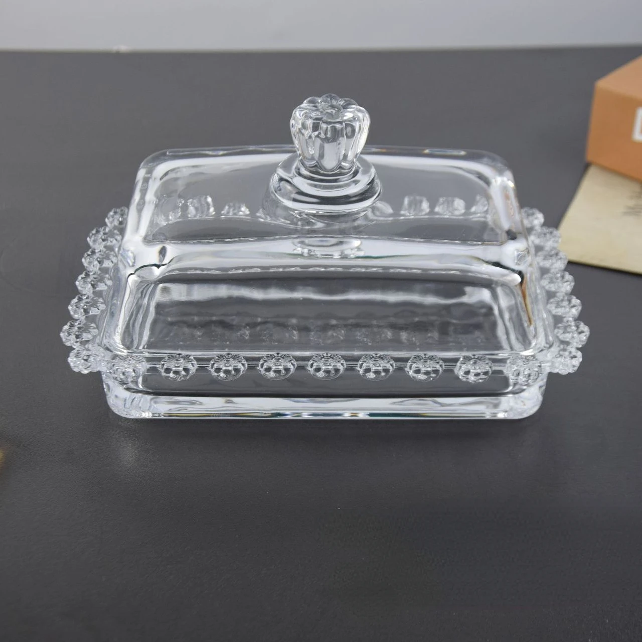 Transparent Glass Butter Dish with Cover Lid,Chese Fresh Keeper Box,Butter Organizer,Kitchen Snack,Dessert,Cake Storage Dish