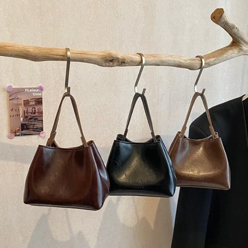 

Stylish Casual Solid Color Commuter Women's Handbag Elegant Leather Large Capacity Diaper Bag Trendy Design Minimalist