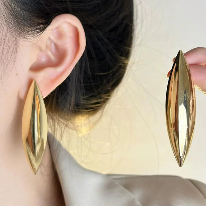 European and American niche exaggerated metal cone-shaped plain long earrings, light luxury, high-end feeling, fashionable earri