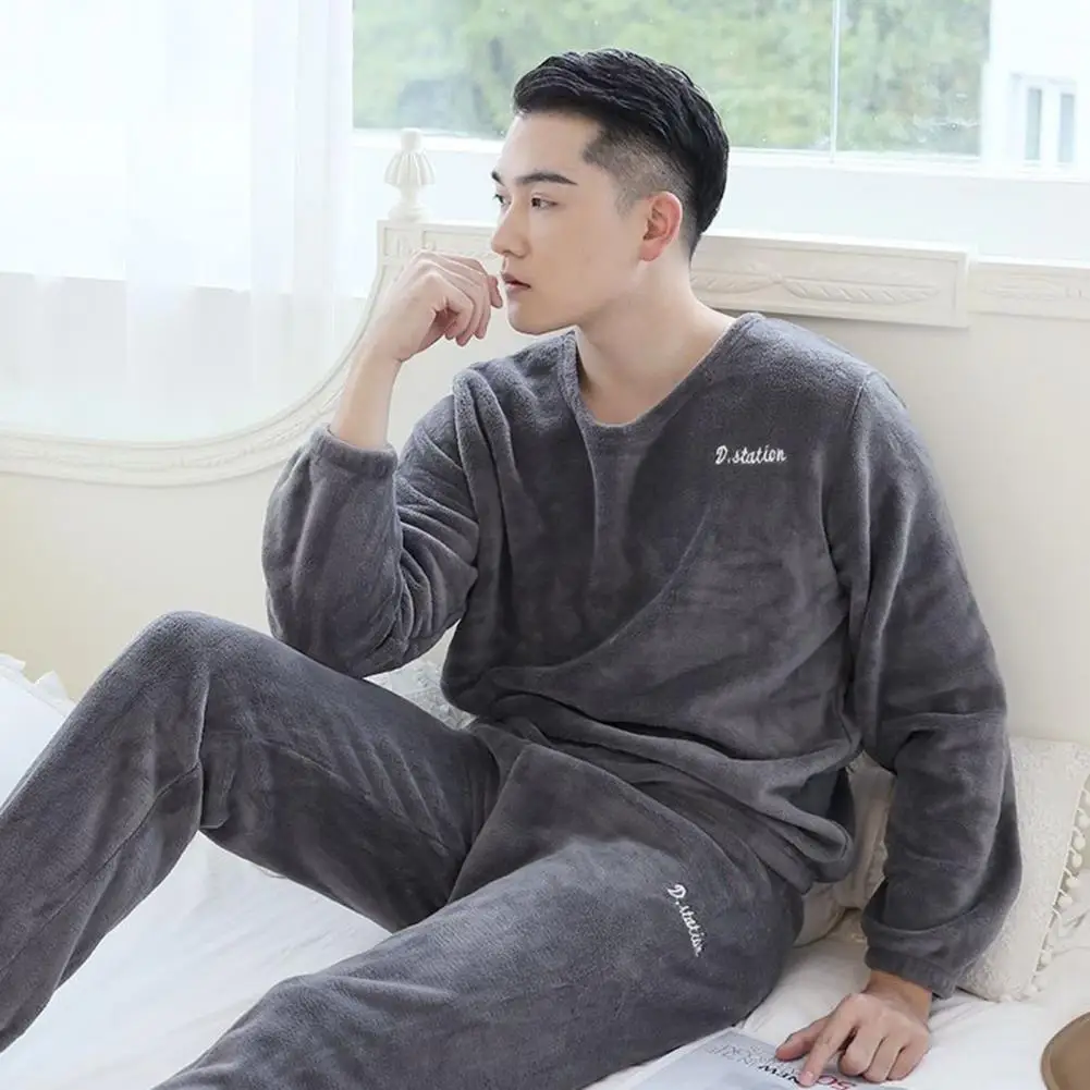 2 Pcs/Set Winter Men Pajamas Set Thick Fleece Thermal Cold Resistant Loose Cozy Men Homewear Top Pants Set