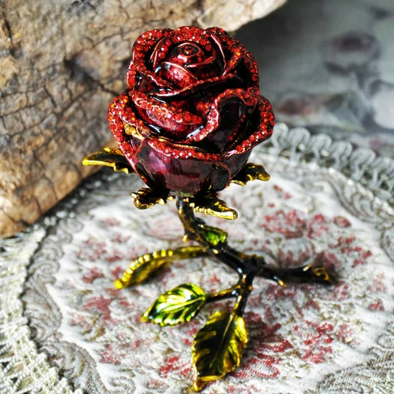 Creative Light Luxury Rose Ornament Jewelry Box Retro European Metal Handicrafts Valentine's Day Gift Home Decoration Декор
